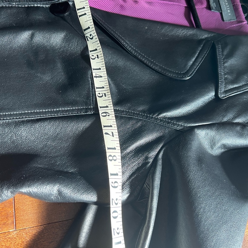 Leather jacket - Picture 5 of 9
